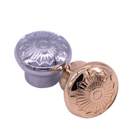 ซื้อ 26 * 32 ทองโลหะผสมสังกะสีน้ำหอมขวดด้านบนแม่เหล็ก / หล่อ Zamak online manufacture