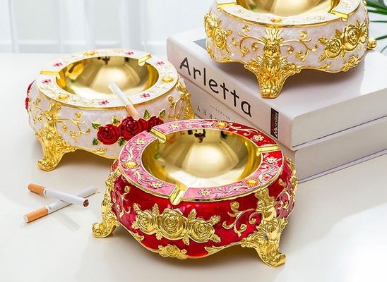 โลโก้ที่กำหนดเองซิการ์ที่เขี่ยบุหรี่โลหะผสมสังกะสีย้อนยุคส่วนบุคคล